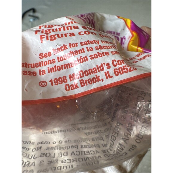 NEW McDonald's Happy Meal Toy 1998 Recess - Vince Figurine with Ball #3‎ - Picture 4 of 4